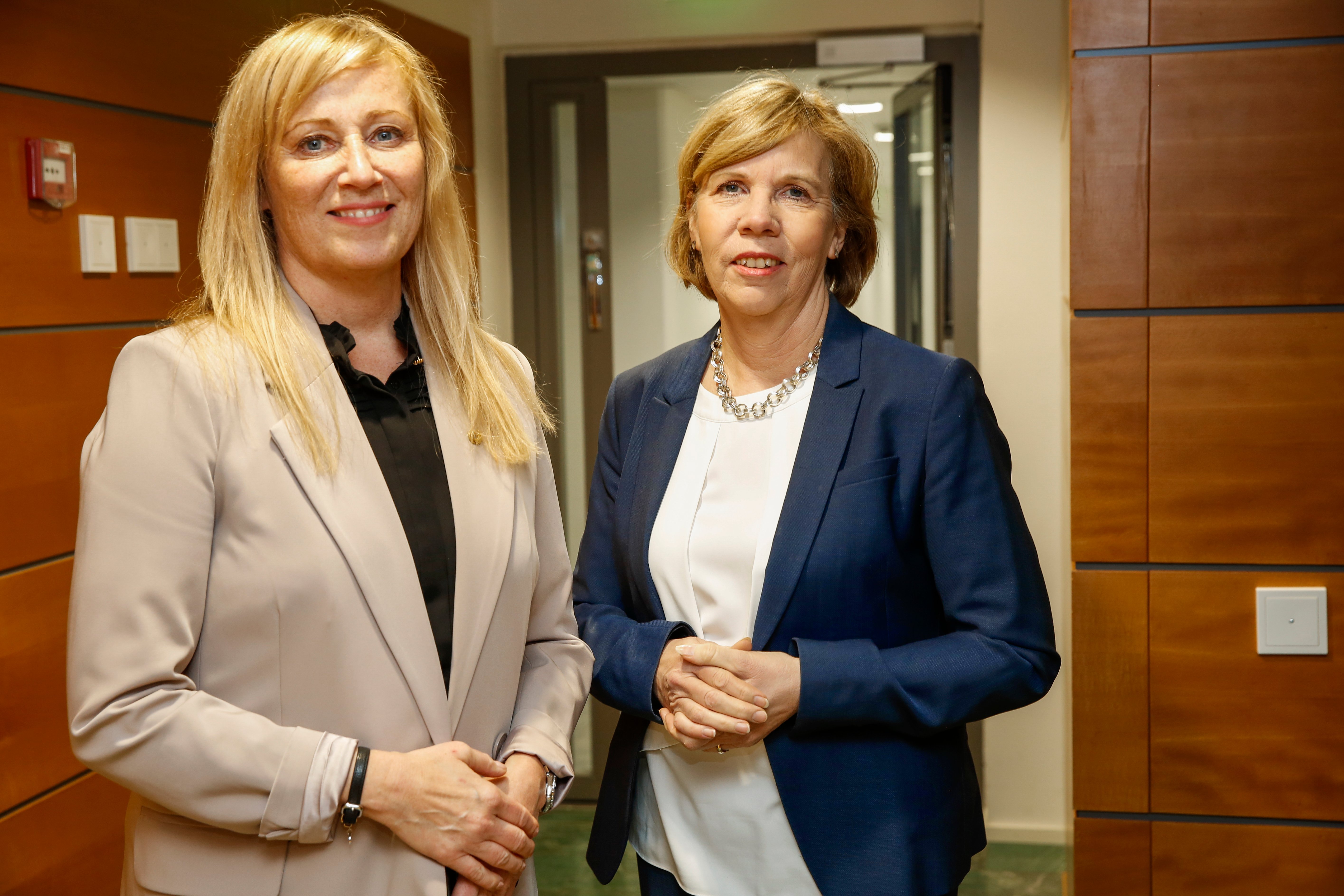 Opetusministeri Anna-Maja Henriksson vieraili OAJ:n hallituksessa 